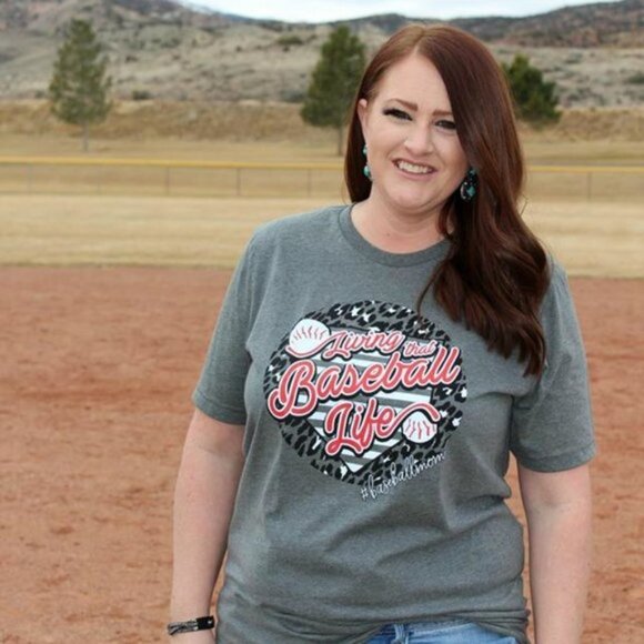 Living That Baseball Life #baseballmom Tee Shirt - Picture 1 of 4